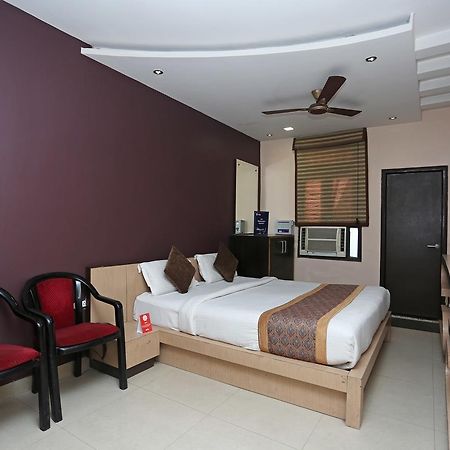 Oyo 11596 Sanjay Guest House Канпур Экстерьер фото