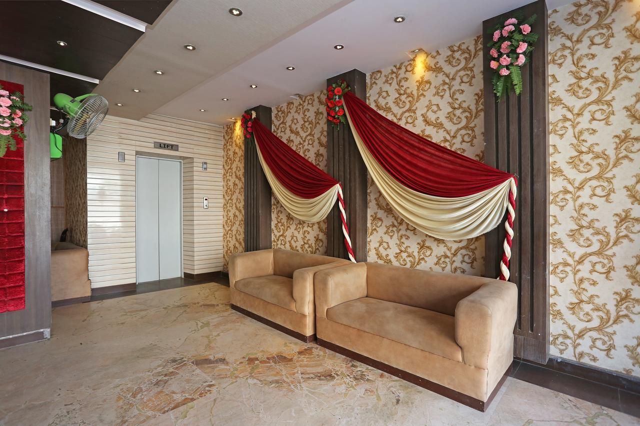Oyo 11596 Sanjay Guest House Канпур Экстерьер фото