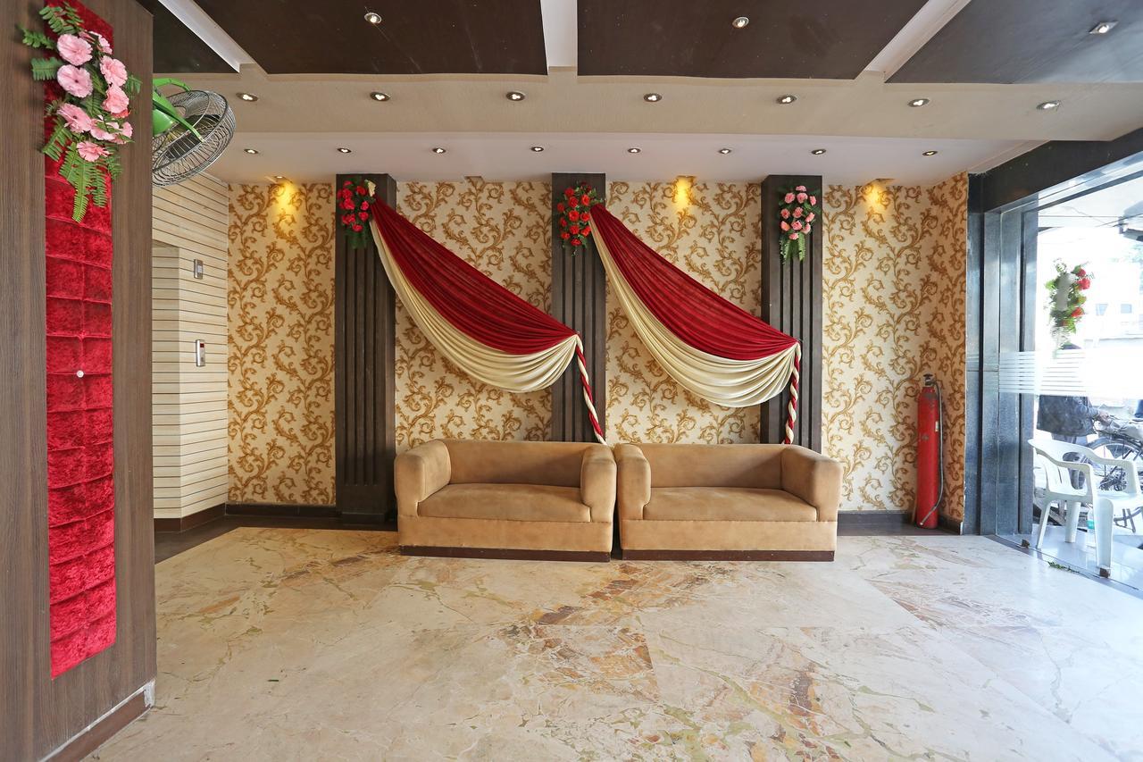 Oyo 11596 Sanjay Guest House Канпур Экстерьер фото